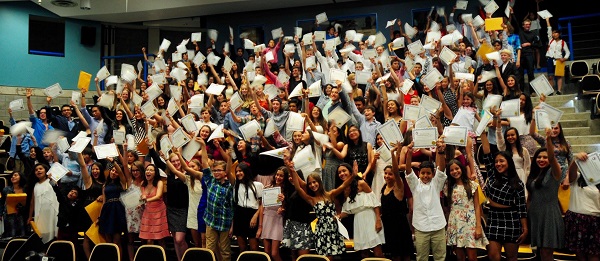 Un diplôme est décerné aux participants à la fin de leur séjour! :)