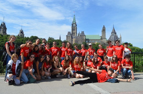 Belle photo souvenir de groupe! 