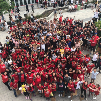 Étudiants en immersion anglaise à Ottawa sur une photo de groupe.