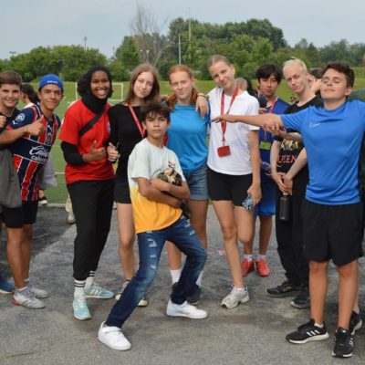 Groupe d’étudiants de différentes nationalités au camp d’été Pilgrim