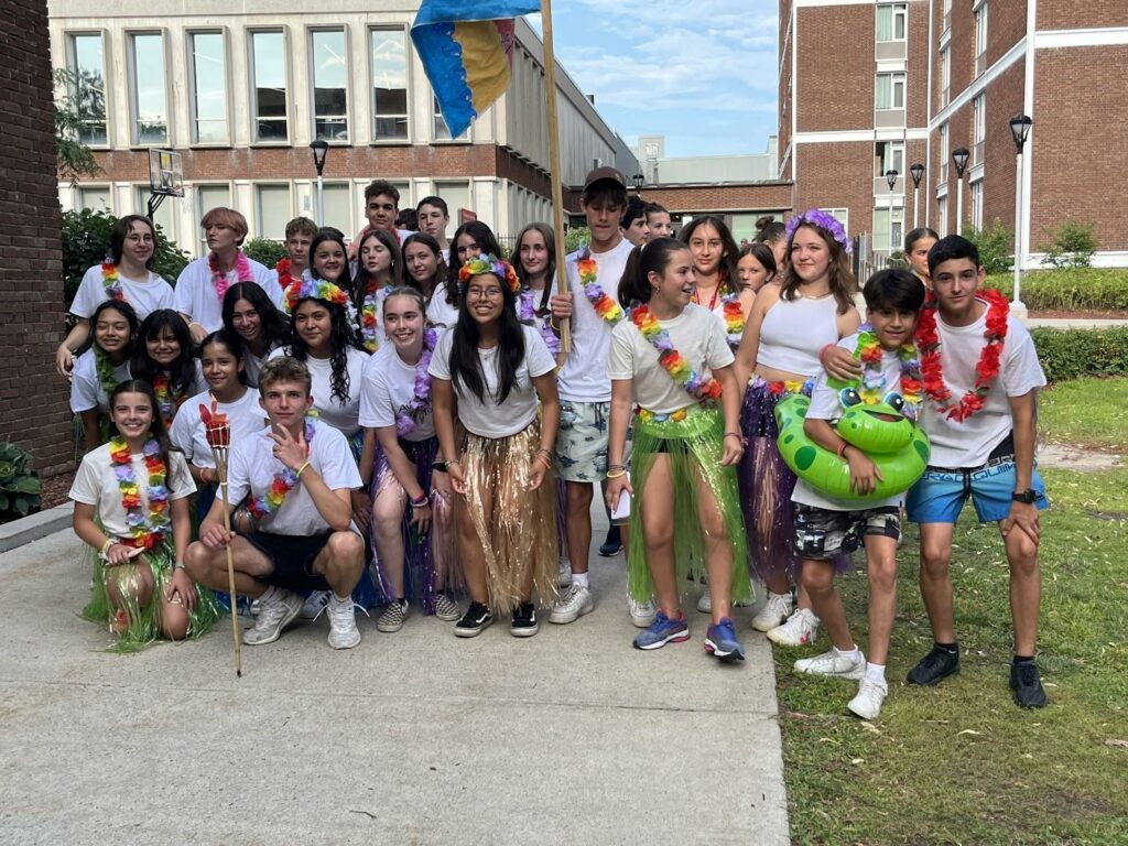 Participants du camp d’immersion anglaise à Ottawa s’amusent dans la journée des Jeux olympiques