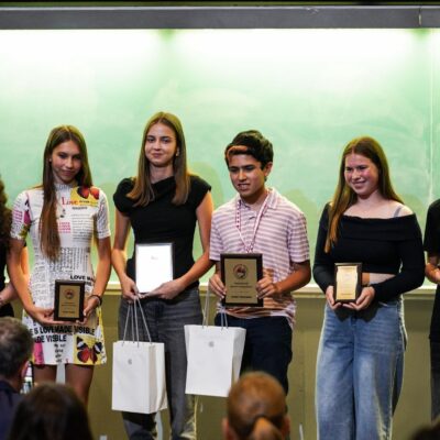 Étudiants finalistes lors du concours du Camp Pilgrim en immersion anglophone.