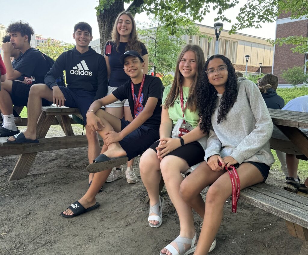 Étudiants au Camp Pilgrim situé à l’Université Carleton.