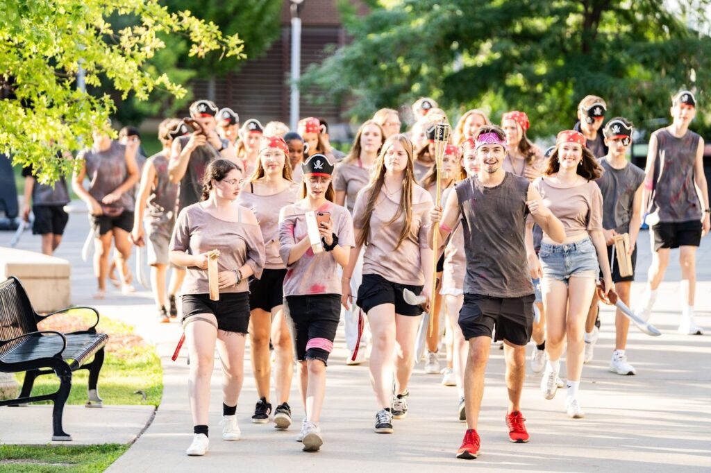 Jeunes campeurs du Camp Pilgrim profitant d’un camp en immersion anglaise dans un cadre structuré, sécuritaire et stimulant.