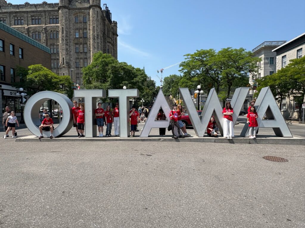 Participants d’un camp linguistique à Ottawa lors d’activités culturelles en anglais